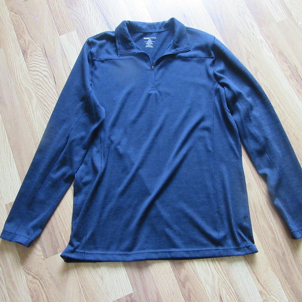 ATHLETIC MEN SHIRT LONG SLEEVE USED